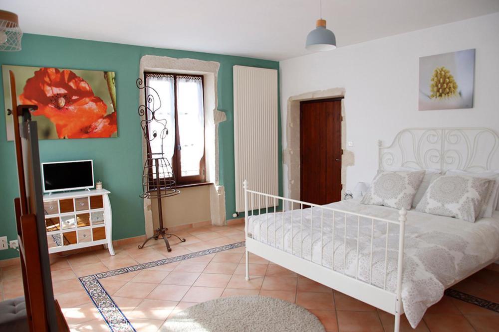 Saint-Pantaléon-les-Vignes La Maison Wisteria מראה חיצוני תמונה