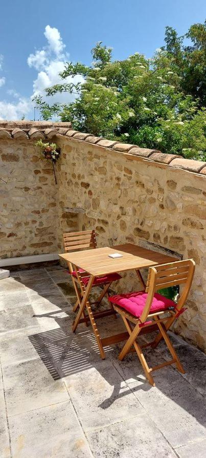 Saint-Pantaléon-les-Vignes La Maison Wisteria מראה חיצוני תמונה